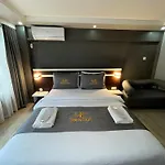 Sara Istanbul