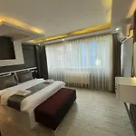 Sara 3*