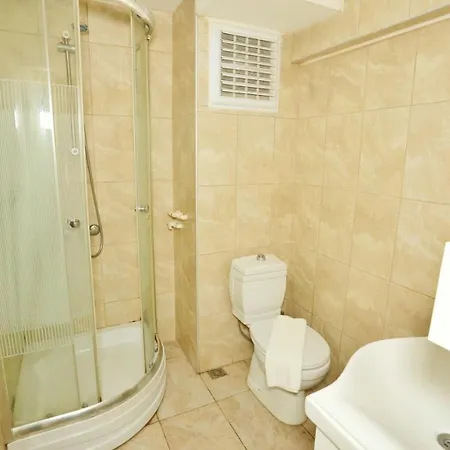 Sara Hotel 3*